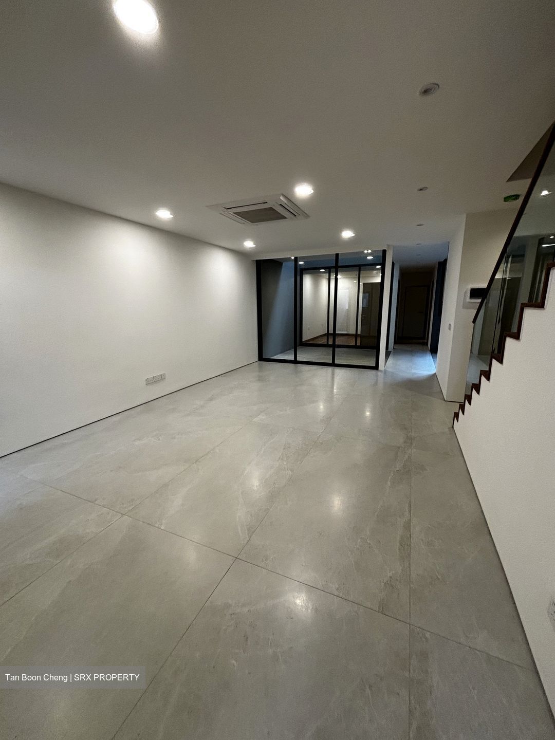 Opera Estate (D15), Terrace #480505561